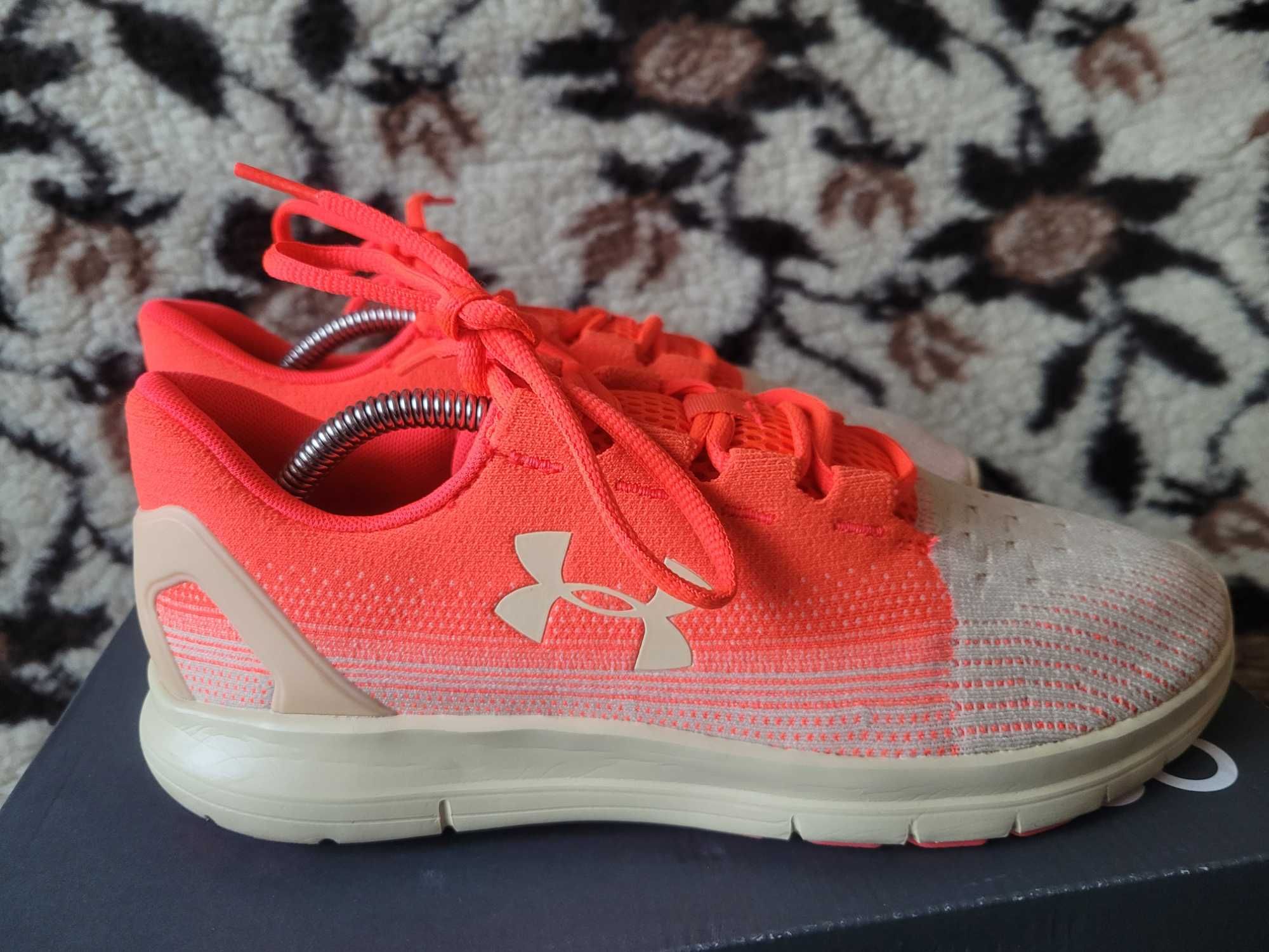 Mega lekkie buty treningowe do biegania Under Armour r.40 super stan