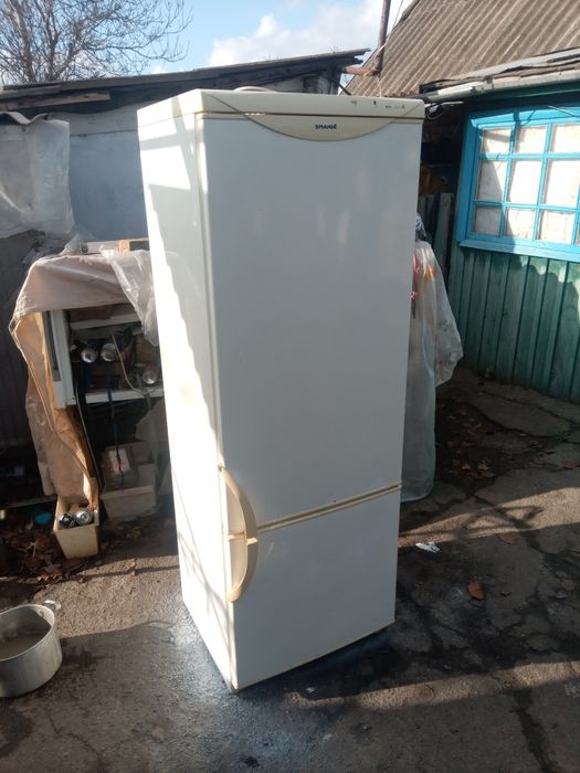 Продам холодильник