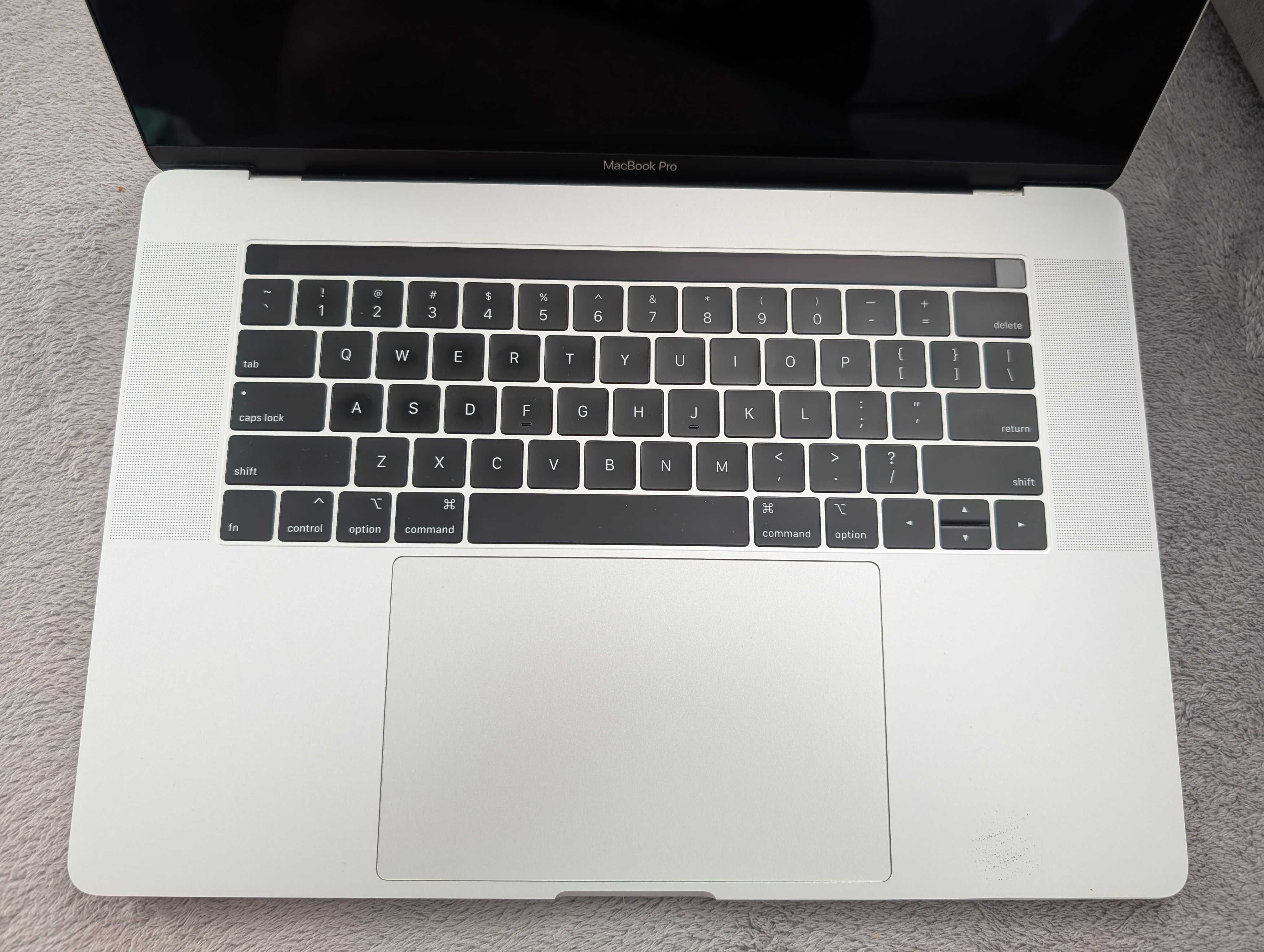Apple MacBook Pro 15" 2018/19 A1990 i7-8750H 16 GB 256 SSD Ноутбук ПК