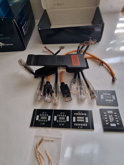 Програматори Octopus + Medusa + набір кабелів. Оригинал