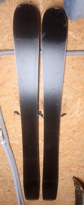 Narty freeride Armada Tantrum 147