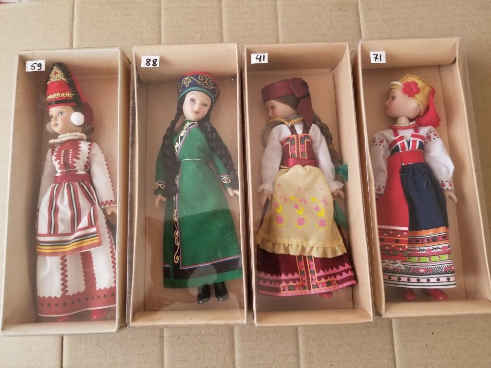 Куклы в народных костюмах  редкие номера