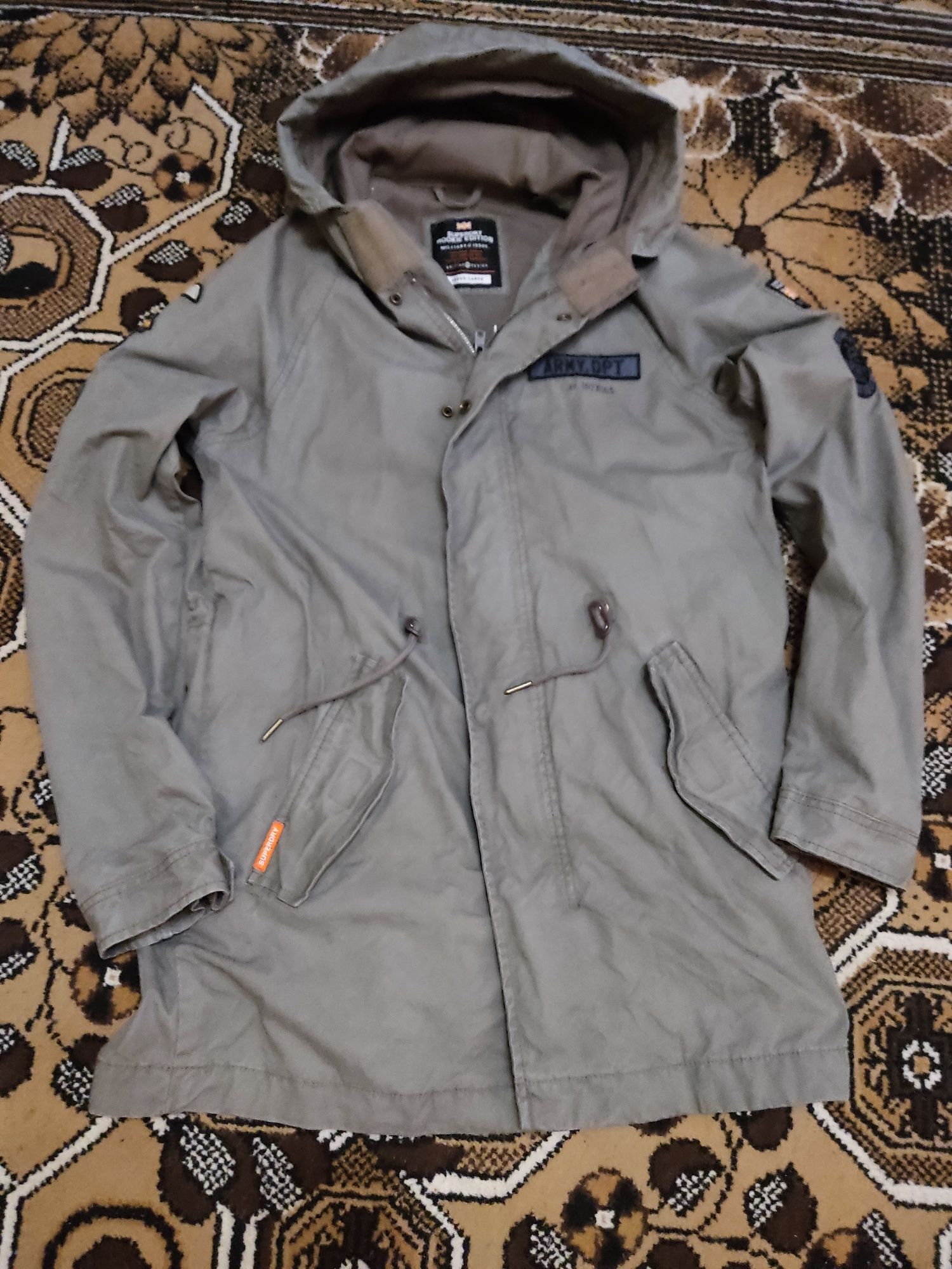 Парка Superdry .