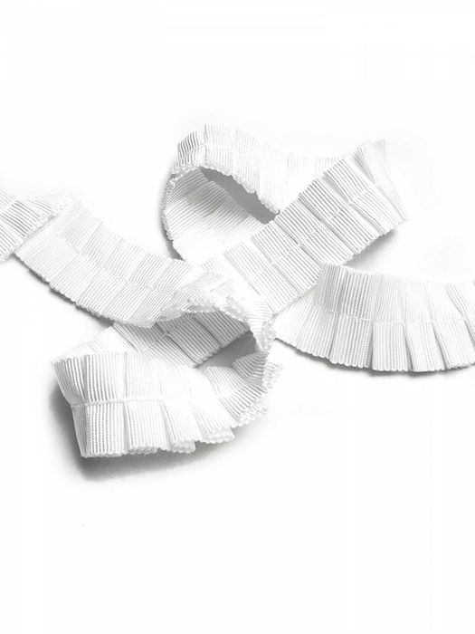 Aparelho para maquina de costura para fazer pregas