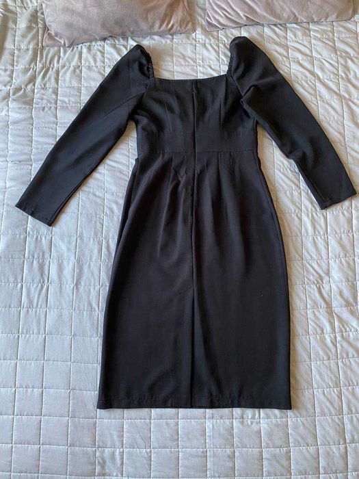 Сукня-футляр міді костюмна тканина чорна