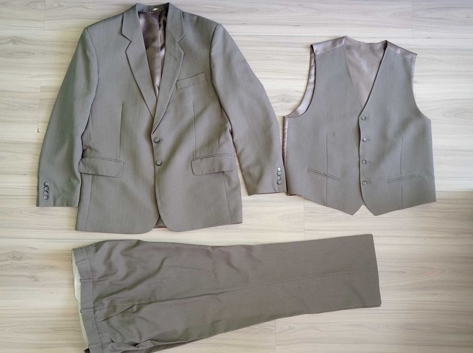 Męski beżowy, brązowy garnitur: marynarka + spodnie + kamizelka