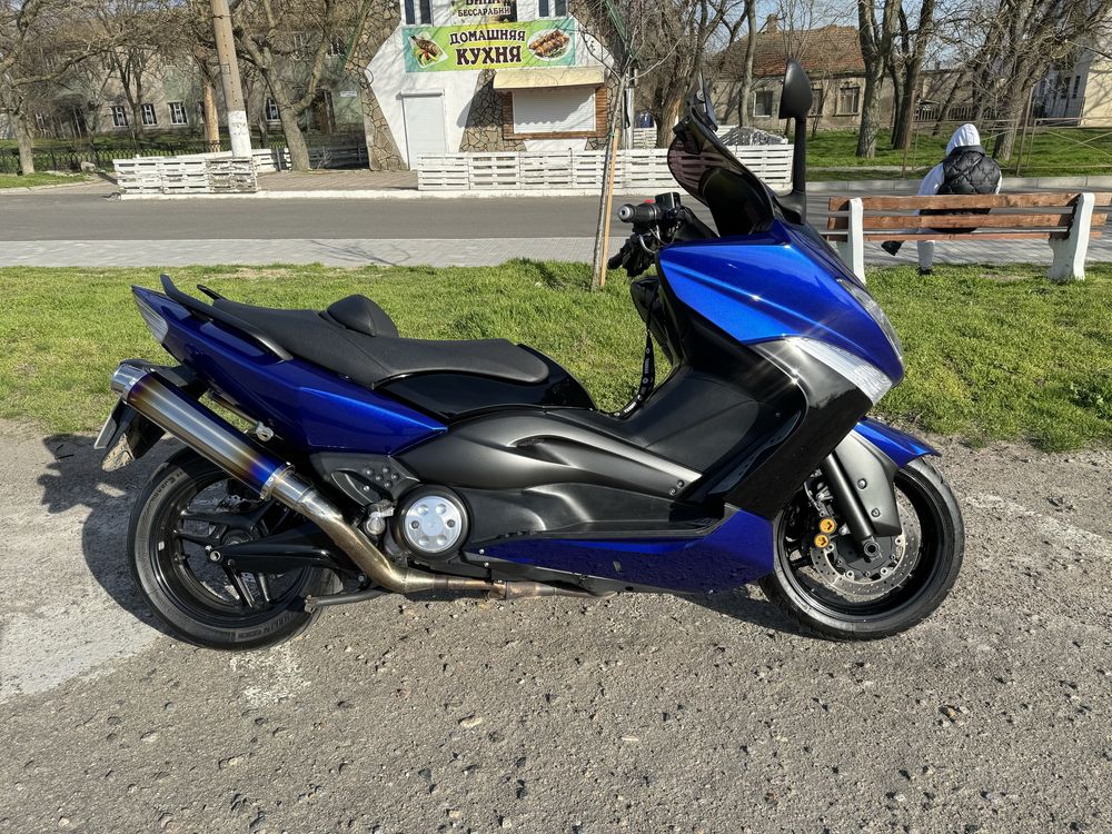 Продам макси скутер Yamaha T-max