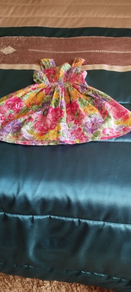 Vestido  4 anos. Muito colorido