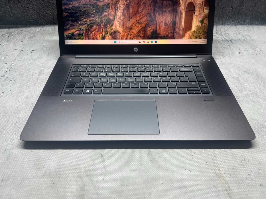 HP Zbook Studio G3 / i7 6820HQ 3.6GHz / 32GB DDR4 / 512SSD / 15.6 4K