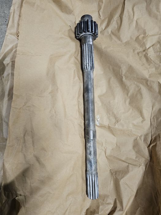 Sprzedam Lewą Półoś zwolnicy do Ursusa C330M