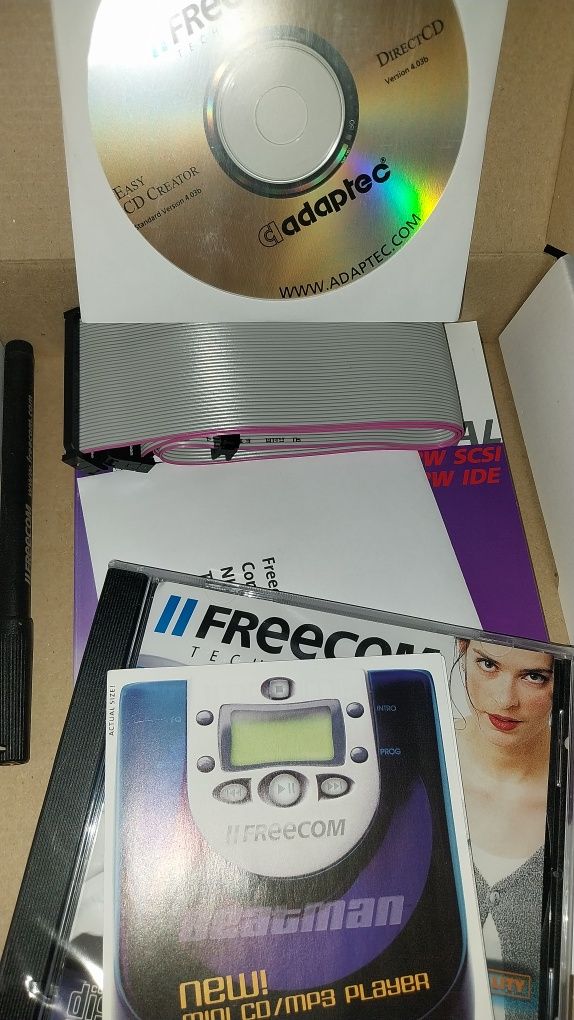 Nagrywarka / Napęd CD-RW Freecom (NEC)

Urządzenie było już otwarte i