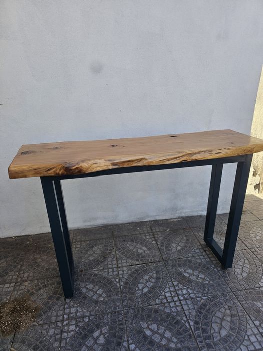 Vendo mesa para Hall de entrada em cedro
