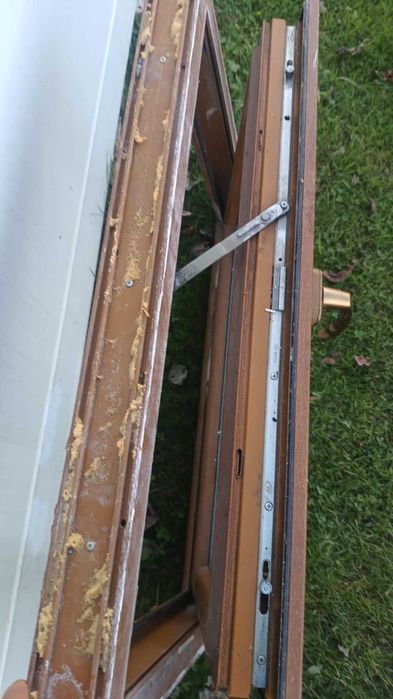 Okna z demontażu złoty dąb