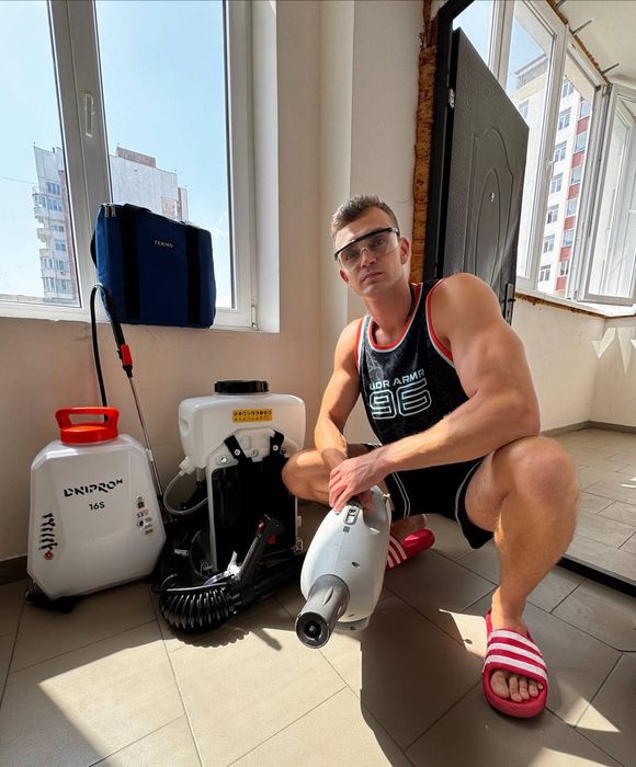 Знищення тарганів клопів бліх Уничтожение тараканов клопов блох