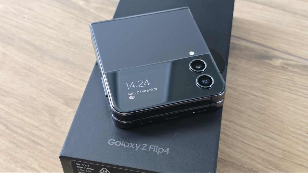 Samsung Galaxy Z Flip 4 5G 8/128GB GRAFITOWY