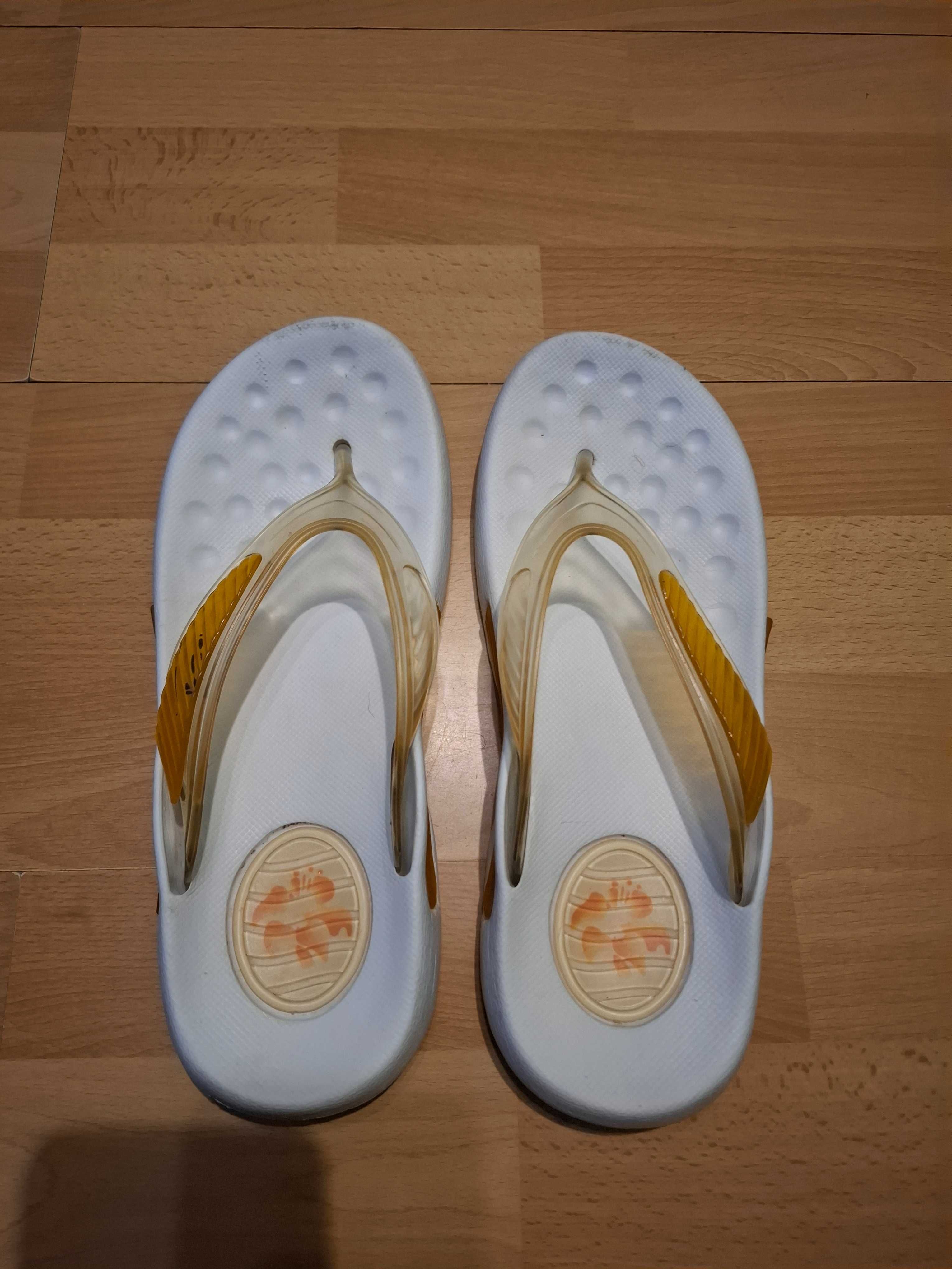 Klapki basenowe japonki
