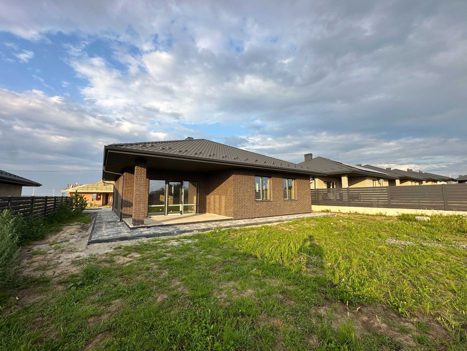 Продам просторий будинок в затишній локації