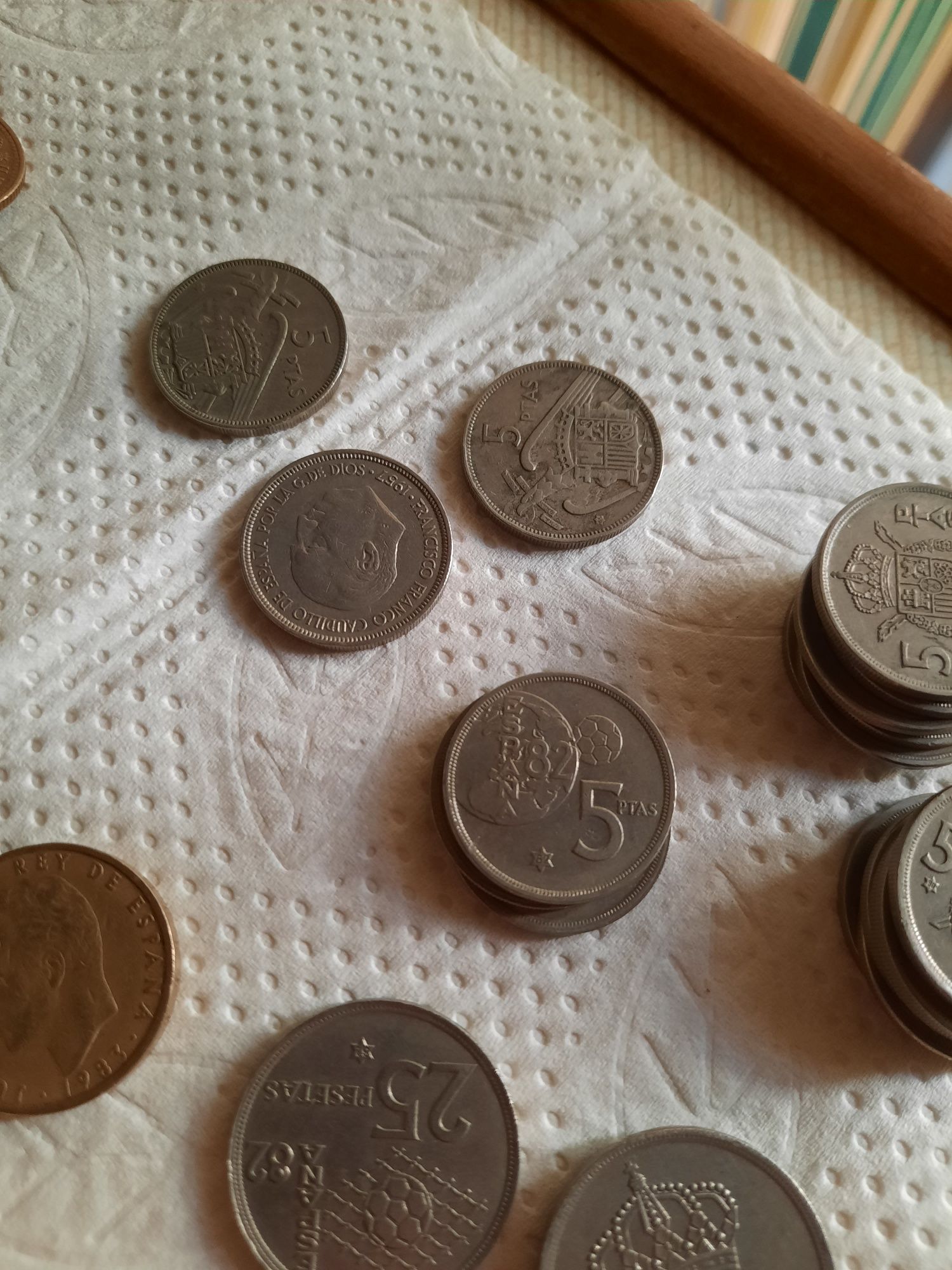 60 Moedas espanholas Pesetas antigas variadas