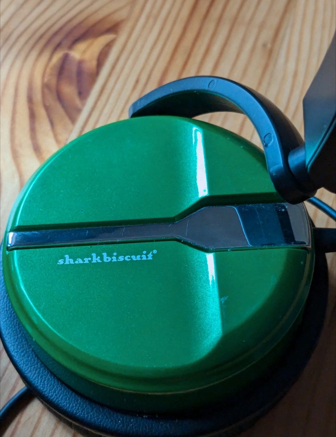 Headphones Sharkbiscuit