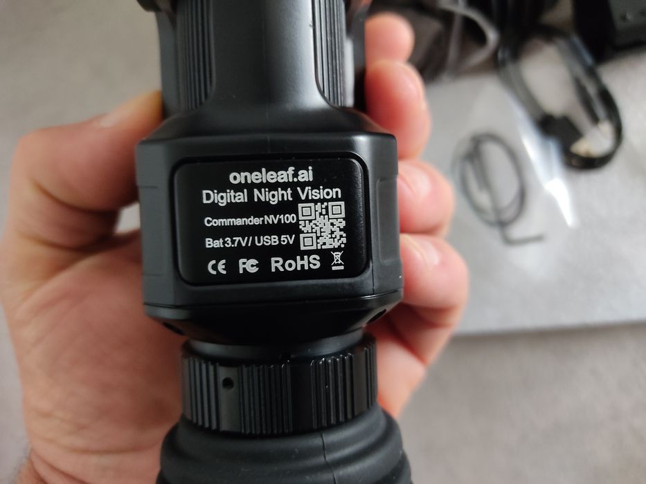 Visão noturna NOVA com bateria e cartão de memória