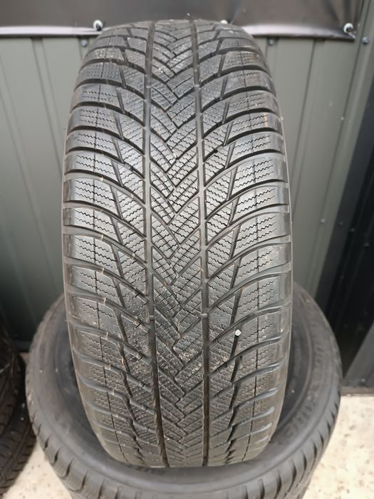 Зимові шини 225/60/17 Bridgestone Blizzak LM001