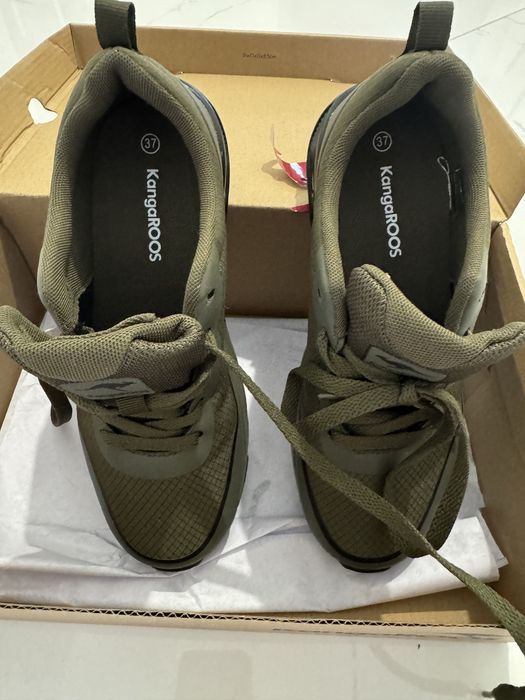 Кросівки kangaroos