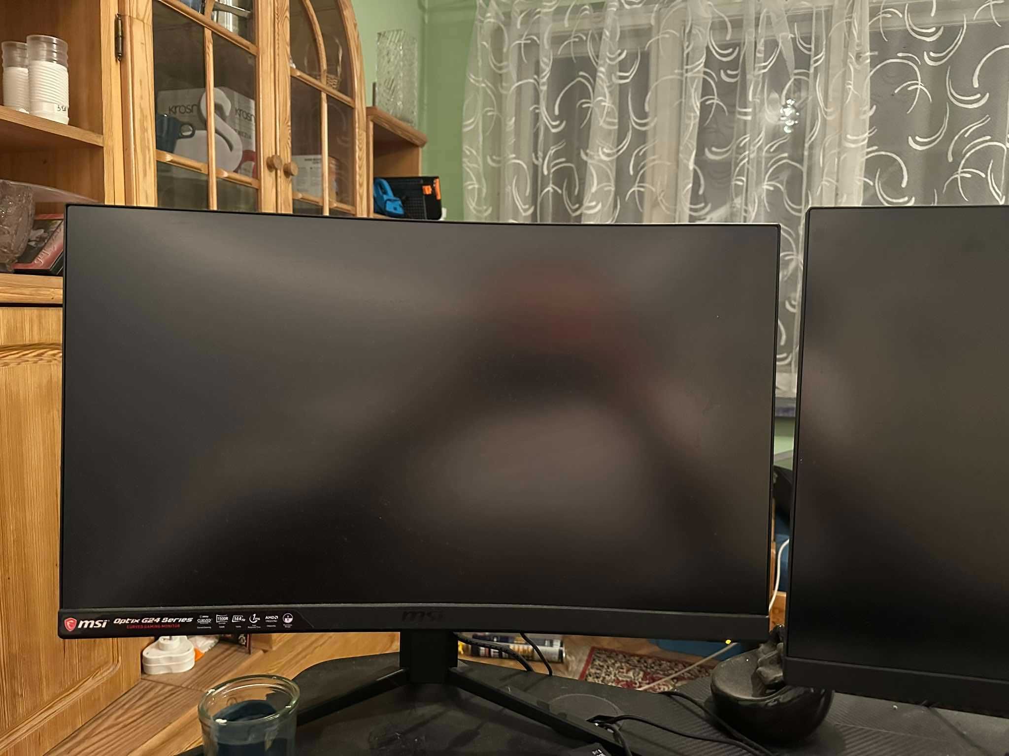 Komputer stacjonarny+ 2 monitory