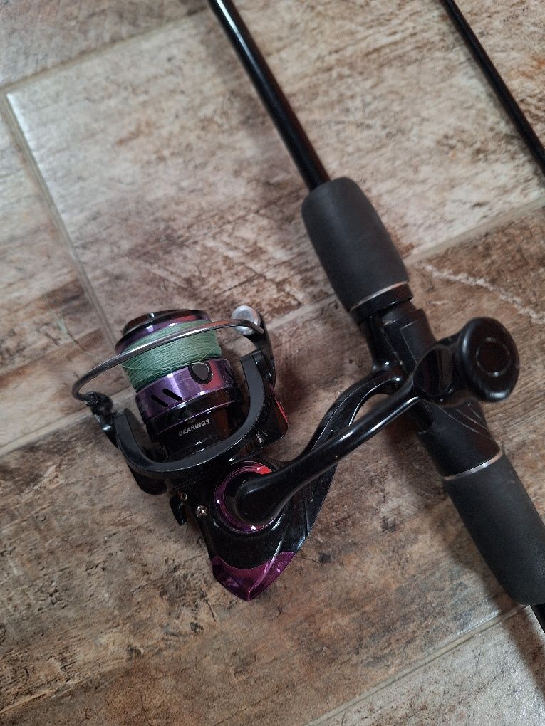 OKAZJA 2-10g 180cm  lekki spinning z kołowrotkiem plecionka 0.08