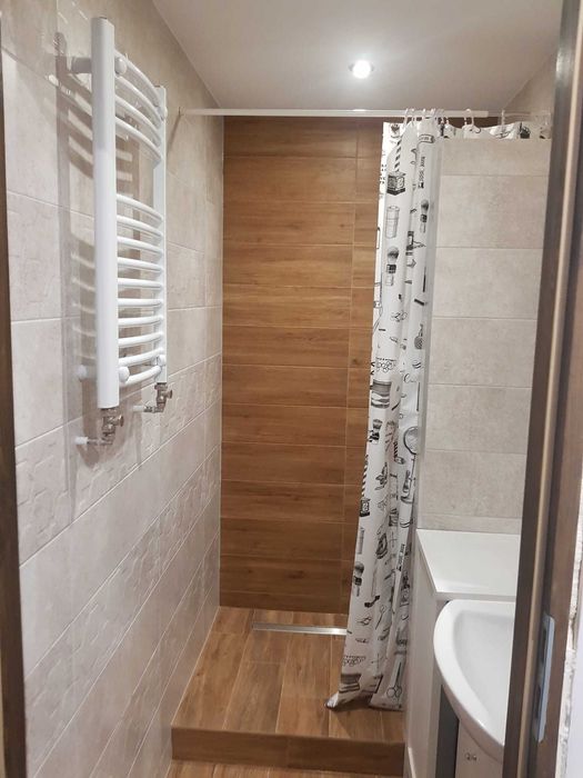 wynajmę pokój w ścisłym centrum w 3 pokojowym mieszkaniu