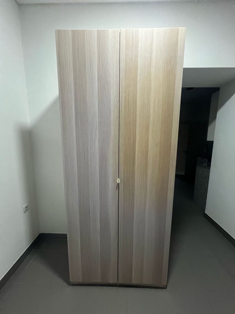 Roupeiro IKEA em excelente estado