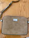 Mala Parfois camel