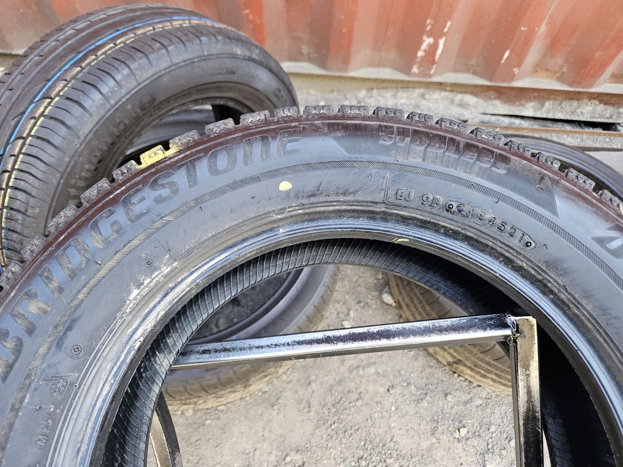 Шины БУ 175 65 R 14 Bridgestone blizzak vrx2 комплект зима