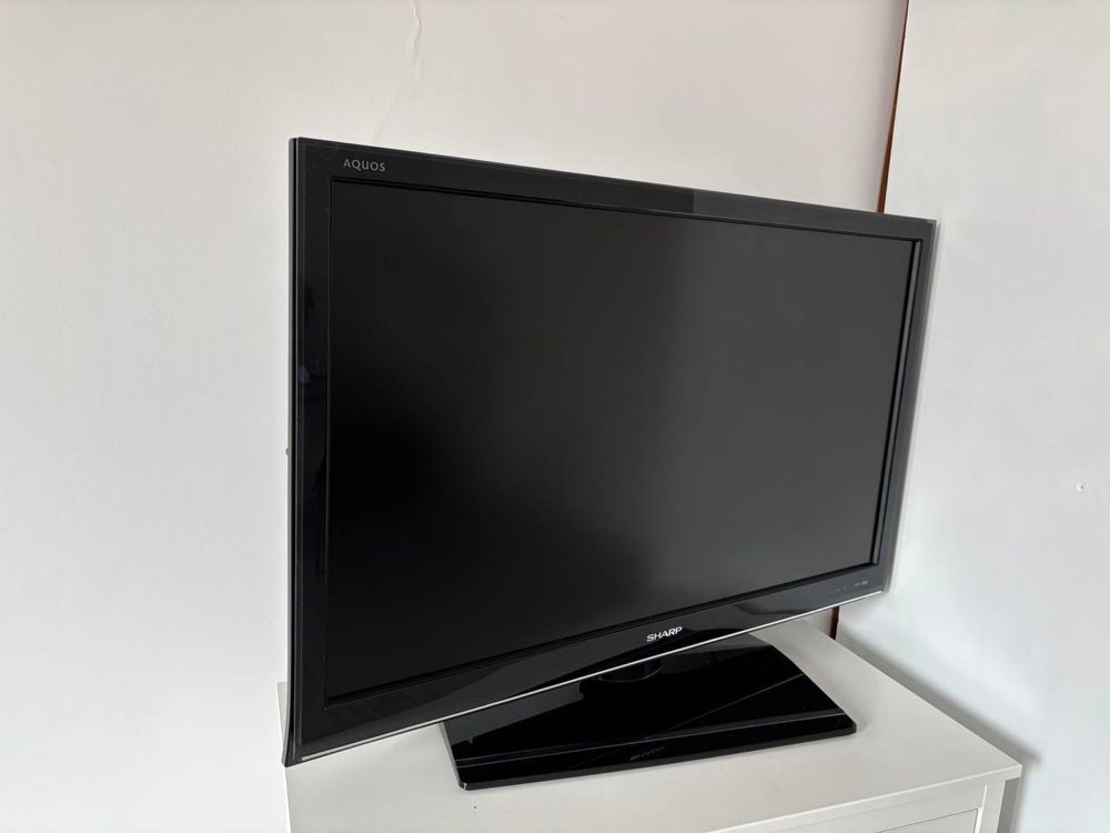 Telewizor sharp LCD LC-42XL2E