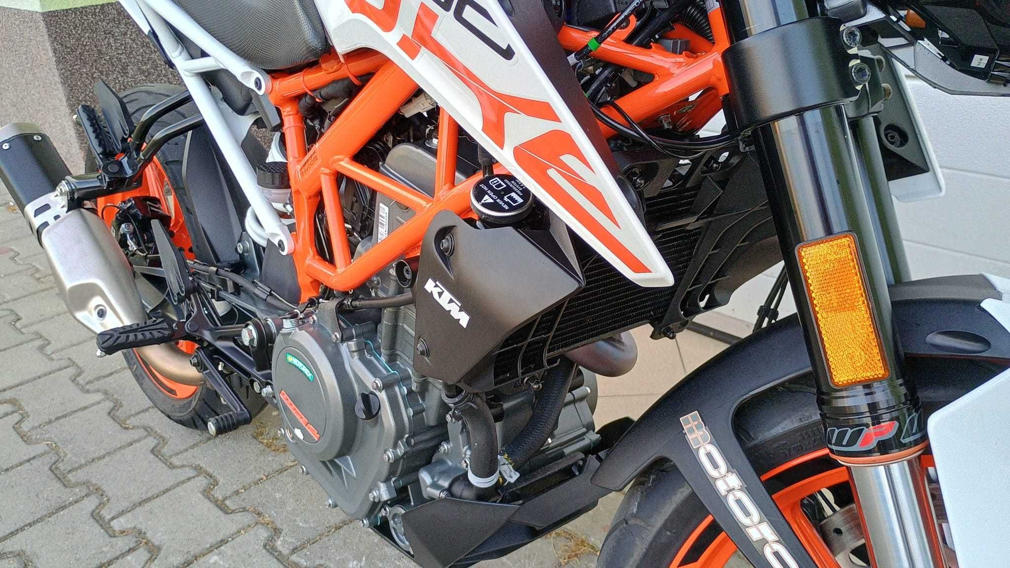 KTM DUKE 390 TYLKO 2700 kilometrów NOWY MOTOCYKL !! mt03 125 z400
