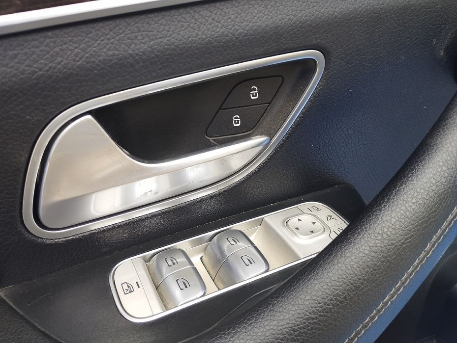 Обшивка дверей Mercedes GLE 167 Карта двери левая Мерседес ГЛЕ