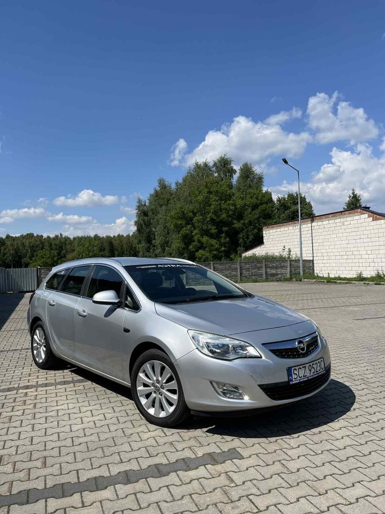Opel Astra J 1.4 turbo Kombi Super stan