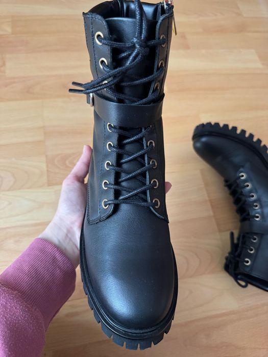 Buty skórzane Tommy Hilfiger rozmiar 39