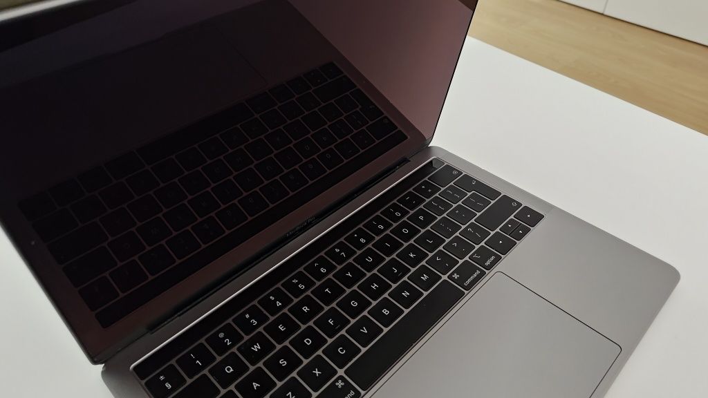 Laptop Apple MacBook Pro A2159 , Intel i7 16/256, touchbar pro