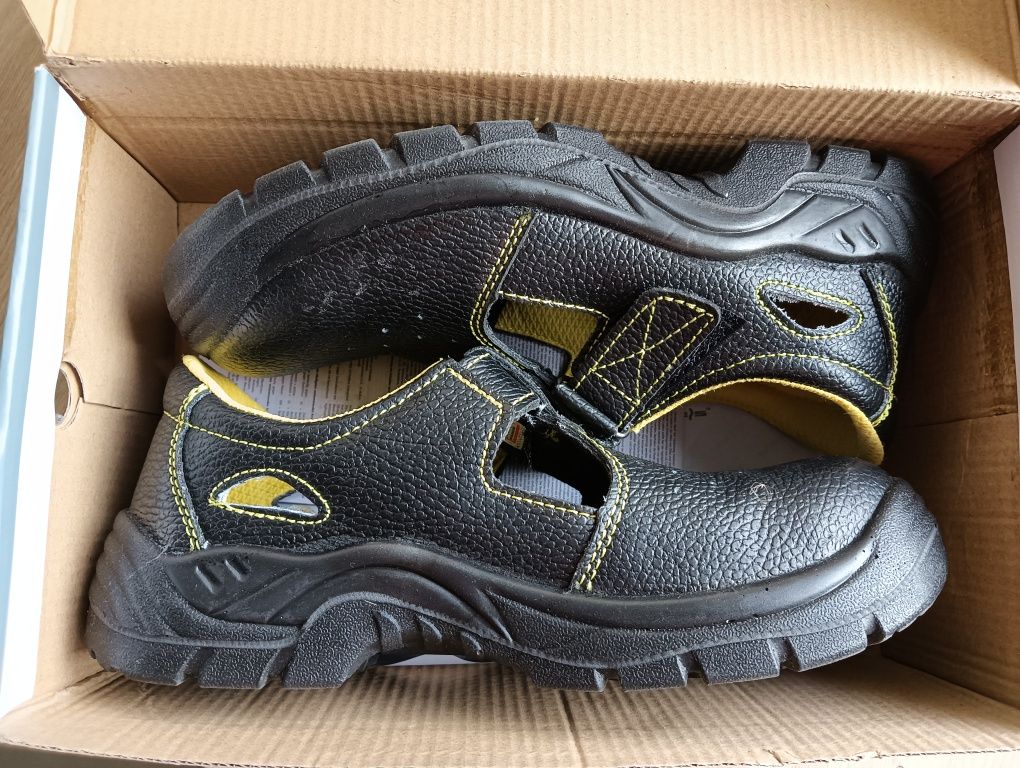 Buty robocze z blachą
