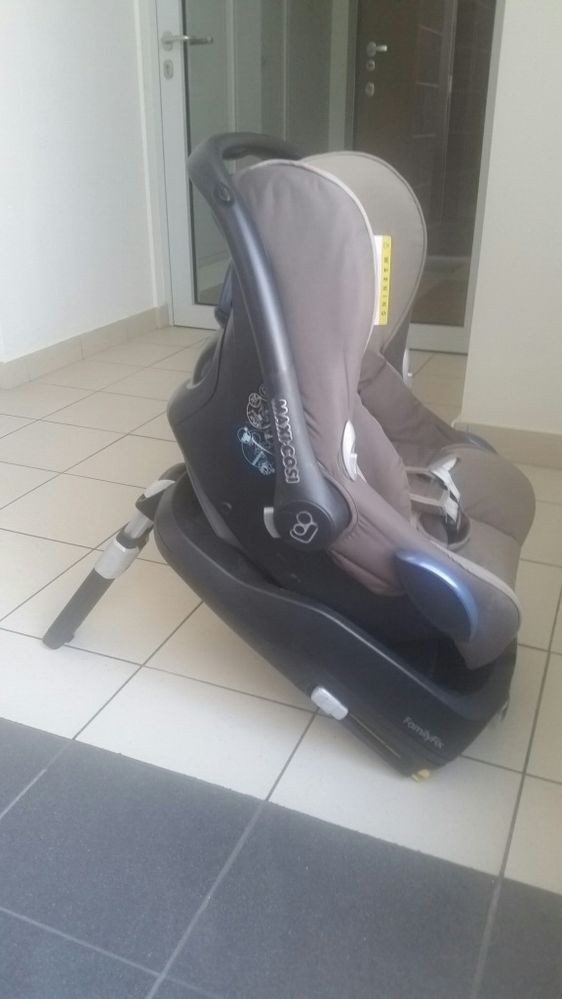 Fotelik Maxi- Cosi CabrioFix, Baza Maxi-Cosi FamilyFix