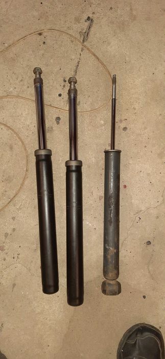 Продам амортизатори на Москвич 2141