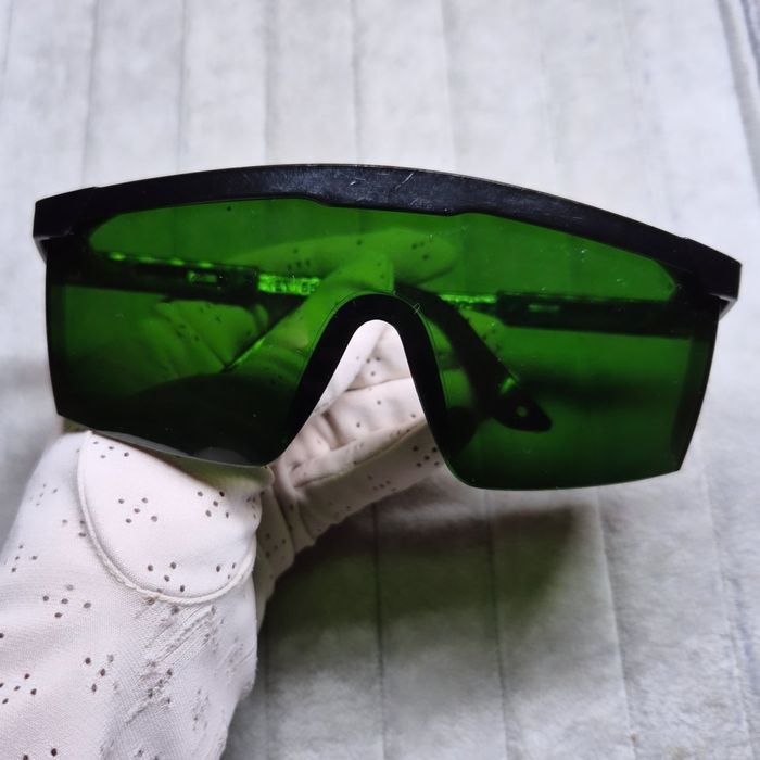 Професійні окуляри для фотоепіляції ELOS