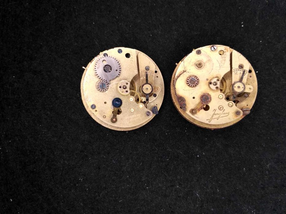 Dwa mechanizmy od zegarków kieszonkowych z budzikiem Junghaus