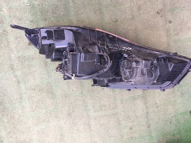 Hyundai ix20 - Lampa Lewy Przód Ładna