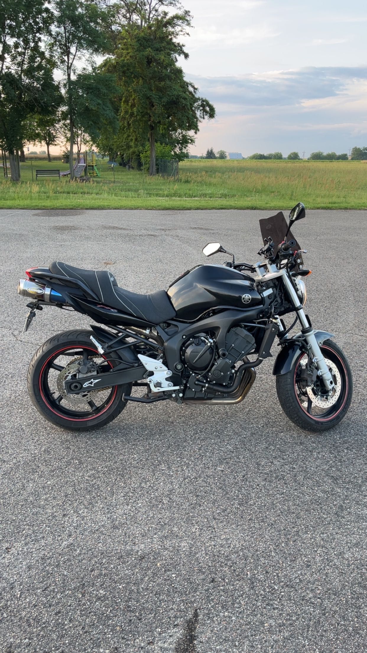 Yamaha FZ6N Black edition