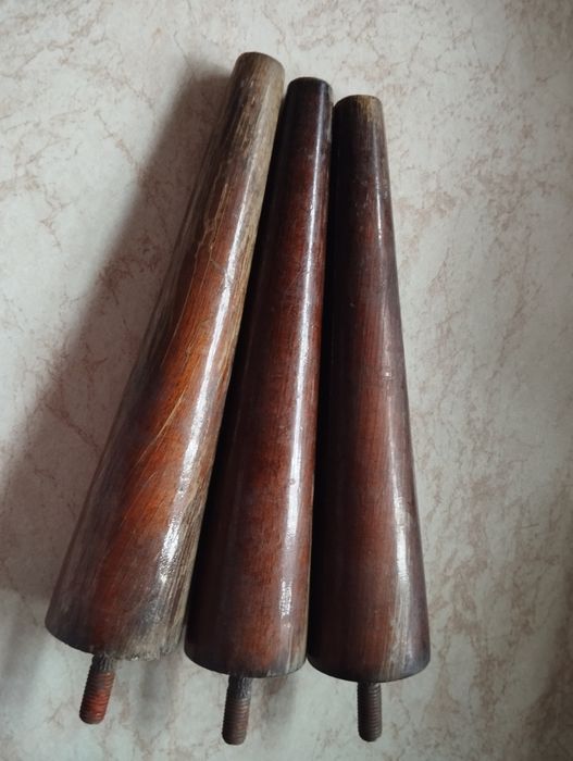 Drewniane nogi do mebli PRL ze śrubami