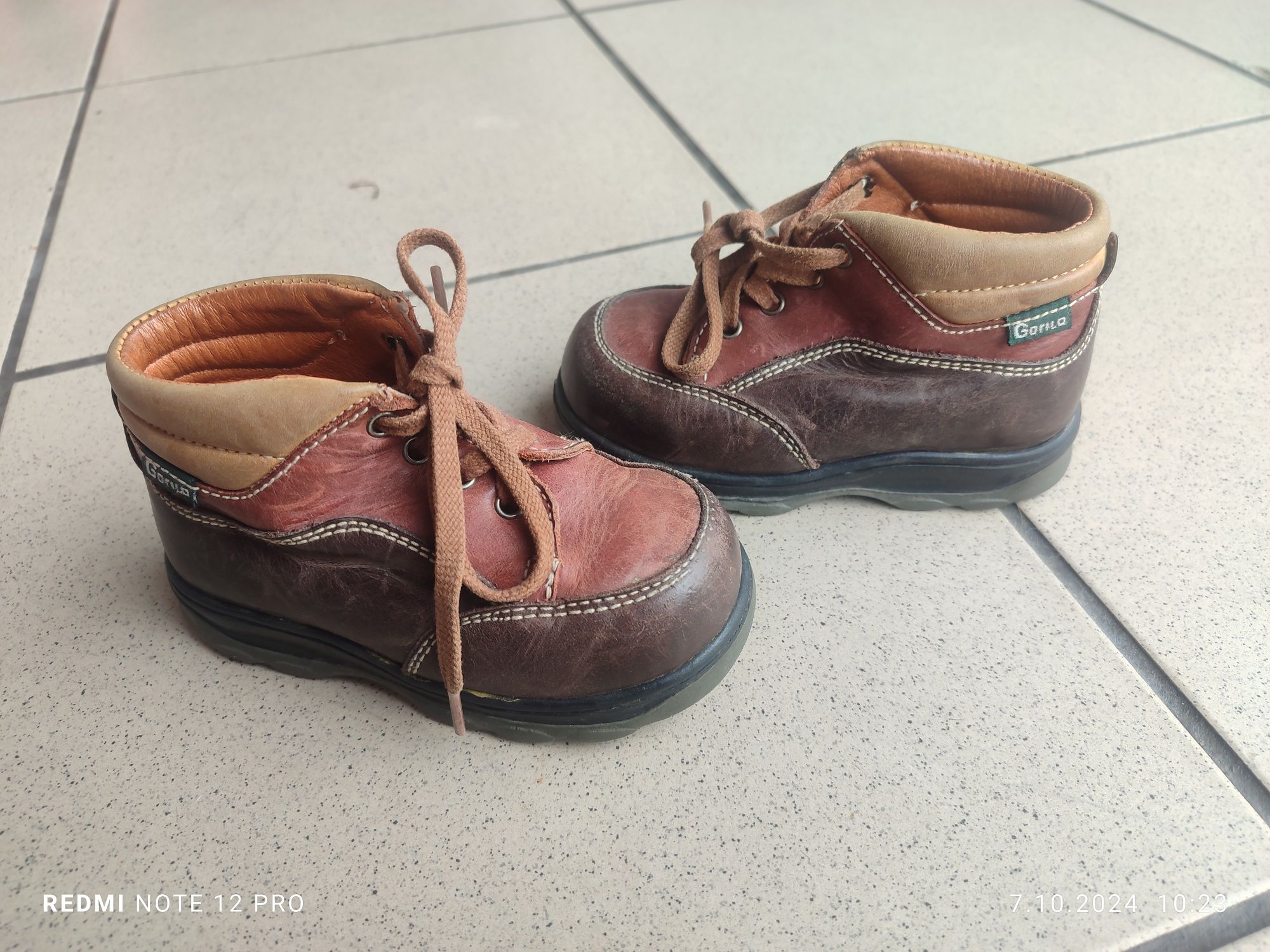 Buty jesienne skórzane rozmiar 23