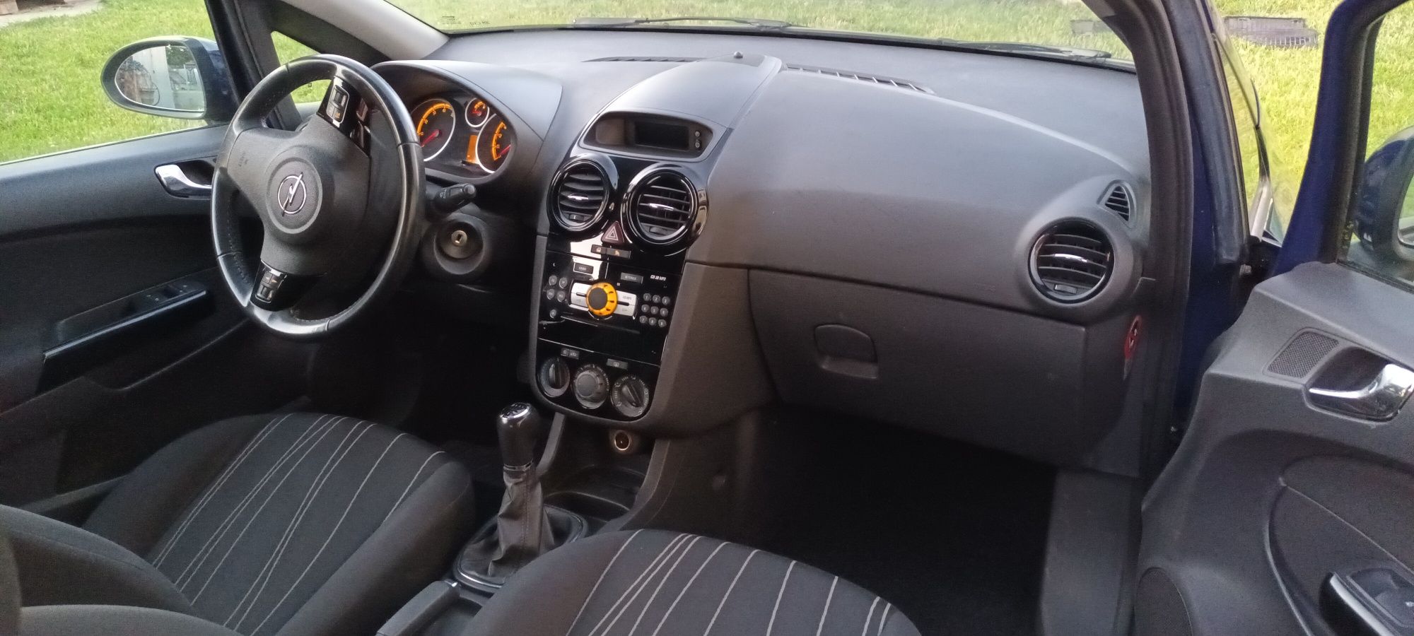 Sprzedam Opel Corsa d 1.2 2010 benzyna