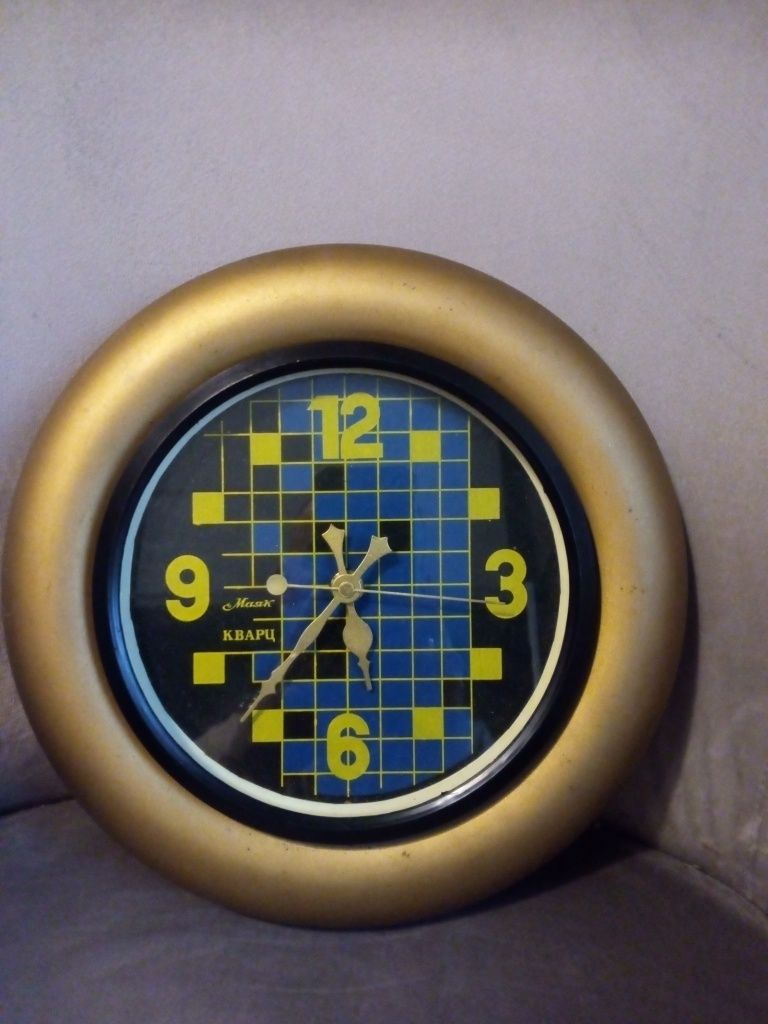 Stary radziecki zegar ścienny