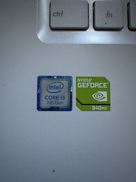 Ноутбук Asus x756u з процесором Intel Core i3-7100U.